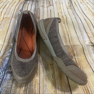 Baretraps Memory Foam Tan Black Slip On Shoes Size 9